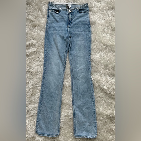 H&M Blue Light-wash Low-Waisted Flared Jeans - Picture 1 of 6